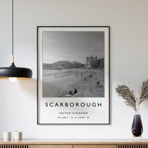 Stampa di viaggio di Scarborough, poster di viaggio di Scarborough, stampa di viaggio della città inglese, arte di viaggio, poster di viaggio, bianco e nero, regalo, formato A2/A3/A4