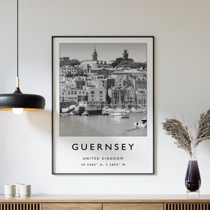 Guernsey Travel Print, Guernsey England Travel Poster, Seaside Travel Print, Travel Art, Travel Poster, Zwart-wit, Cadeau, A2/A3/A4