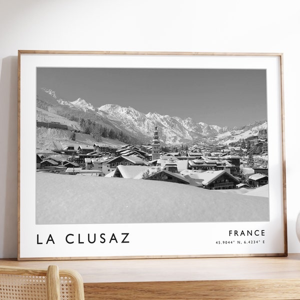 Impression de voyage La Clusaz, affiche de voyage La Clusaz, impression de voyage en France, impression française, affiche de voyage noir et blanc, art de voyage, cadeau de voyage