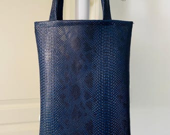 Tragetasche im Schlangen-Stil