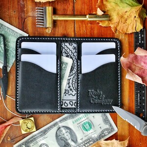Black Horween bifold, billetera de cuero, Horween Dublin negro, billetera hecha a mano, Minneapolis bifold