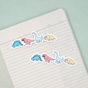 Dinossauros bonitos dos desenhos animados | adesivo ou ímã | Garrafas de água, laptops, artesanato, diários com marcadores