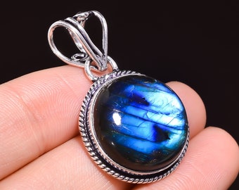 CaratYogi Oval Shape Labradorite Pendant Sterling Silver Handmade Pendant Charms Vintage Style Necklaces CaratYogi Oval Shape Labradorite Pendant Sterling Silver Handmade Pendant Charms Vintage Style Necklaces
