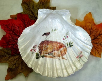 Scallop Shell with Decoupage. Trinket Dish with Sleeping Deer. Trinket Ring DIsh.