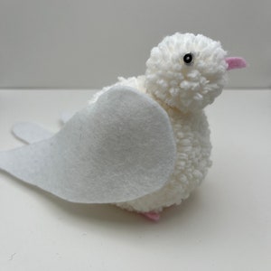 Pom Pom White Dove