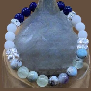 Menopausarmband, lapis lazuli, fluorit och kvartskristallarmband
