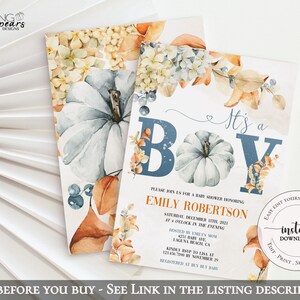 K&ouml;nnte beinhalten: Eine Babyparty-Einladung mit einem Aquarelldesign mit K&uuml;rbissen, Bl&auml;ttern und Blumen in Blaut&ouml;nen, Orange und Wei&szlig;. Der Text lautet "Es ist ein Junge" und enth&auml;lt den Namen "Emily Robertson" und das Datum "11. Dezember 2023".