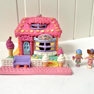 Bluebird Vintage Polly Pocket 1995 Scented Ice Cream Parlor Complete with 2 Figures Pollyville - Strawberry Smell - Rare