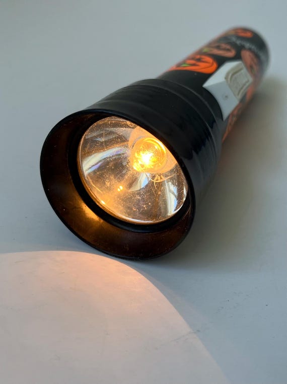 Vintage 1980s Eveready Halloween Flashlight With Jack-o'-lantern
