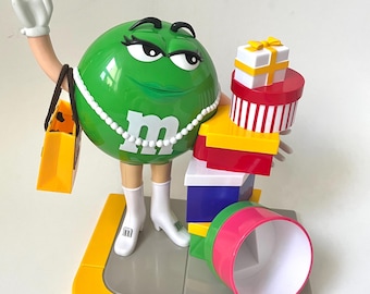 Vintage 11” M&m's Miss Green Lady Shopper W/handbag Taxi Stand