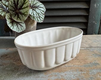 Creamy White Oval USA Planter - Vintage USA Pottery -  Medium Oval Planter