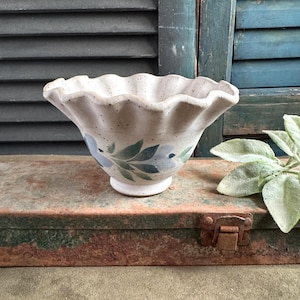 Hand-Painted Fluted Edge Pottery Bowl – Gray Floral Design, Artist Signed