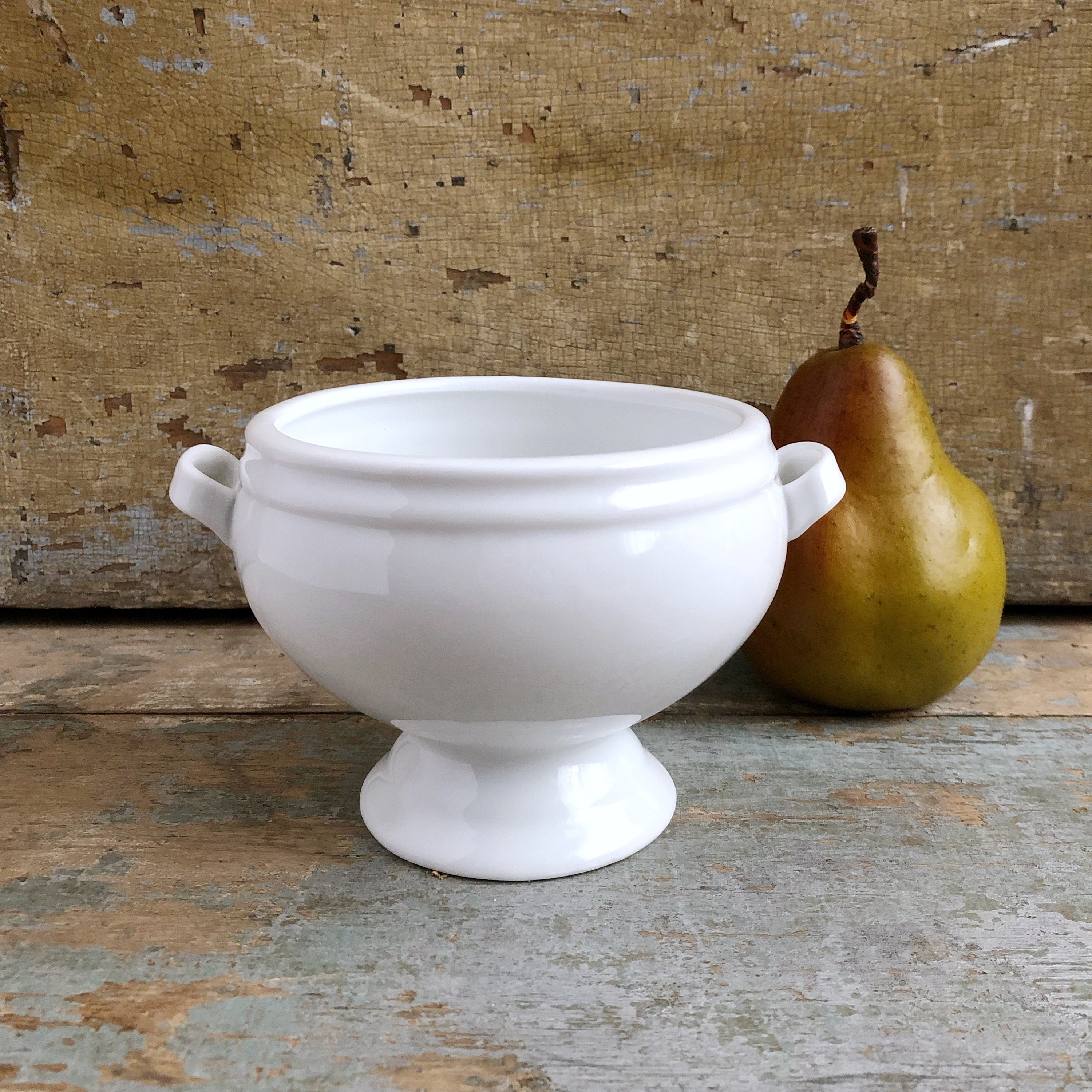 Large Round Pedestal Fruit Bowl, White Wash – High Street Market