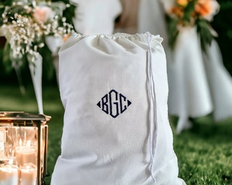 Custom monogram embroidered linen gift bag drawstring/ Bride/ Bridesmaid/ Bestfriend/ Parent Wedding Gift/ Christmas Bridesmaid proposal