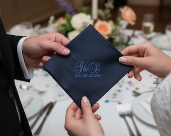 „Etwas Blaues“ Hochzeitstaschentuch, personalisiertes besticktes Leinentaschentuch, Geschenk der Braut von der Mutter