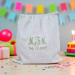 Iniziali personalizzate ricamate in carta da regalo di lusso/Borse di lino per bomboniere/Regali per sposi novelli/Sacchetto personalizzato regalo per un anno di fidanzamento/10° anniversario