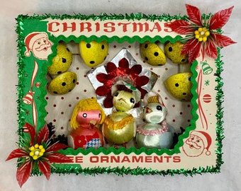 Vintage Kitsch Christmas Shadow Box: Three French Hens Diorama