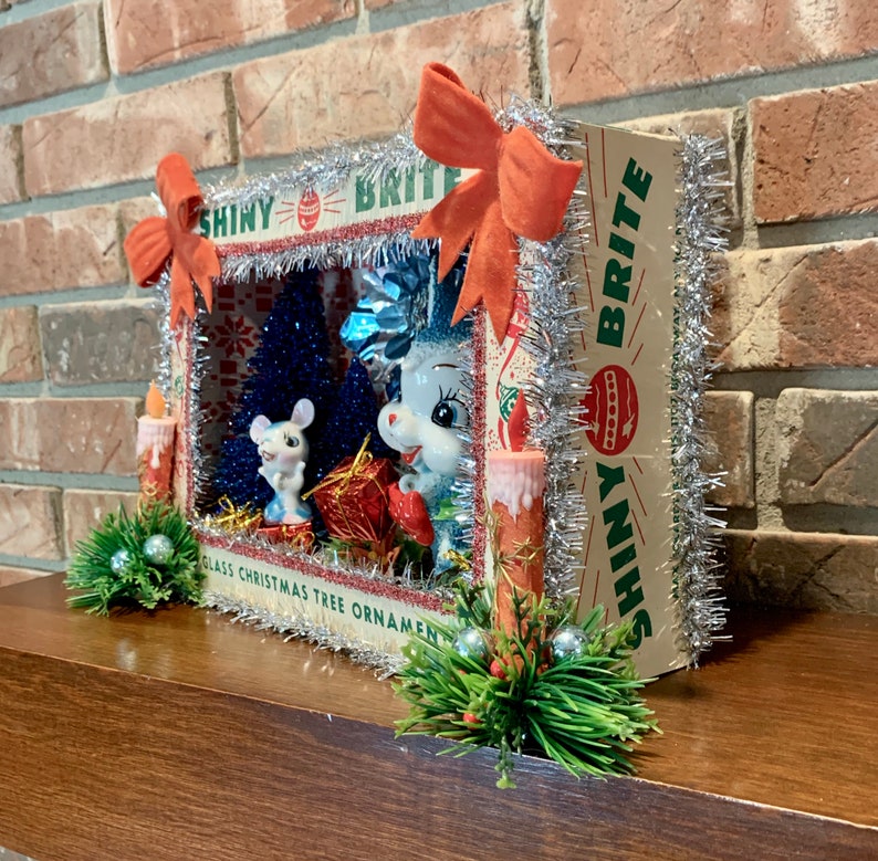 Kitsch Christmas Shadow Box, Vintage Christmas Diorama, Vintage Shadowbox, Retro Shadow box, Vintage Christmas Diorama, Mouse Figurine image 2