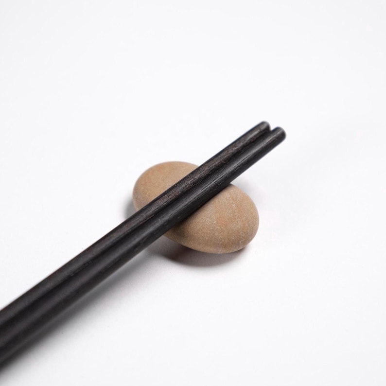 SKUAIER River Stone Chopstick Rest - Thumbnail 3