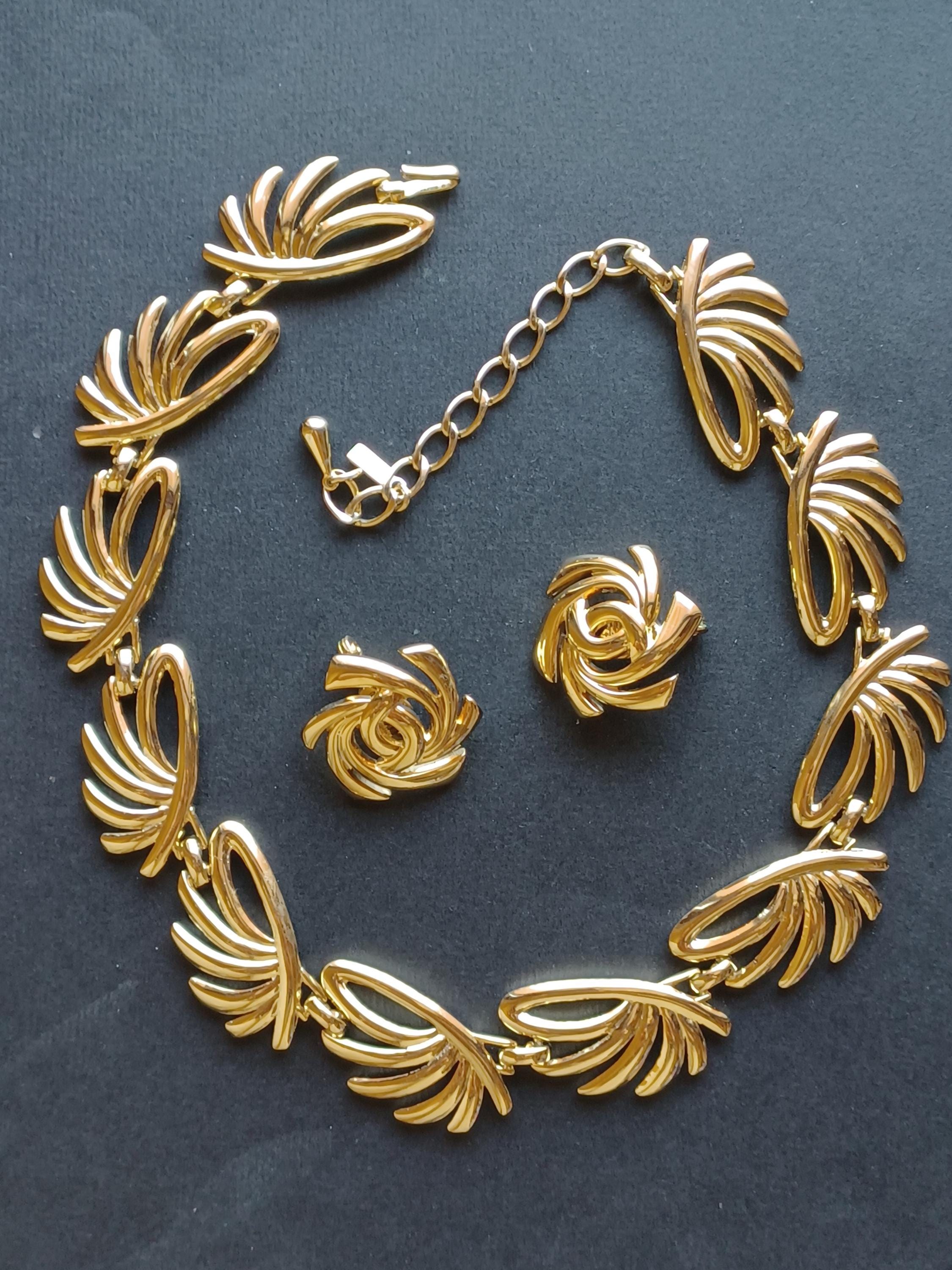 Parure Bijoux Grecque Signée MB – Pendentif Et Boucles D'oreilles En Or 9 Carats