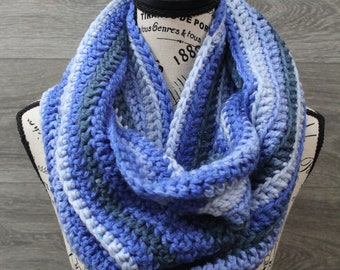 Blue Reedsport Infinity Scarf / Scarf / Blues / Handmade / Fall and Winter / Gift