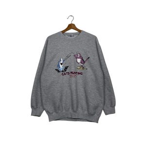Sudadera con cuello redondo y estampado gráfico de gatos y tiburones de Hawaii de CATS HUNTING para hombre, talla L, sudadera con dibujos animados n.° 1677-C75