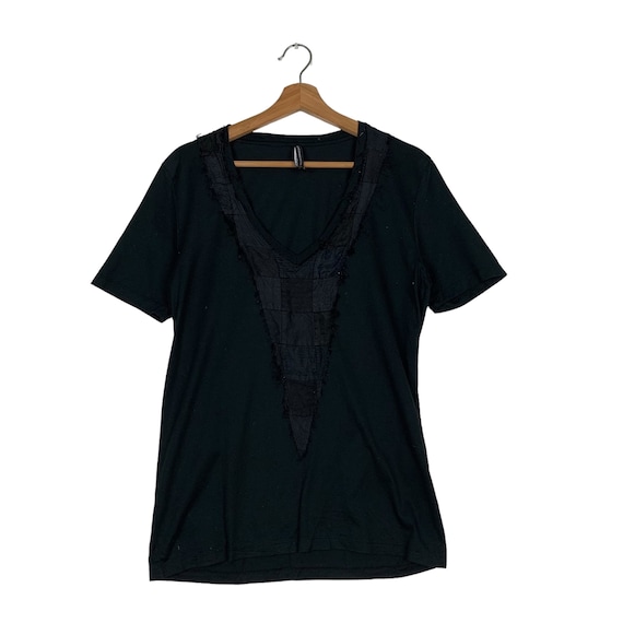 Neil Barrett, Vintage BLACKBARRETT by Neil Barrett V Neck Tees Size 2 Rare Nice Design Exclusive Designer Fashion Runway #0228-C11