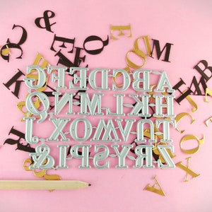Matrices de découpe pour lettres de l'alphabet - 27 poinçons de découpe en métal pour artisanat alphabet - Artisanat de lettres majuscules - Matrices pour la fabrication de cartes et le scrapbooking L09