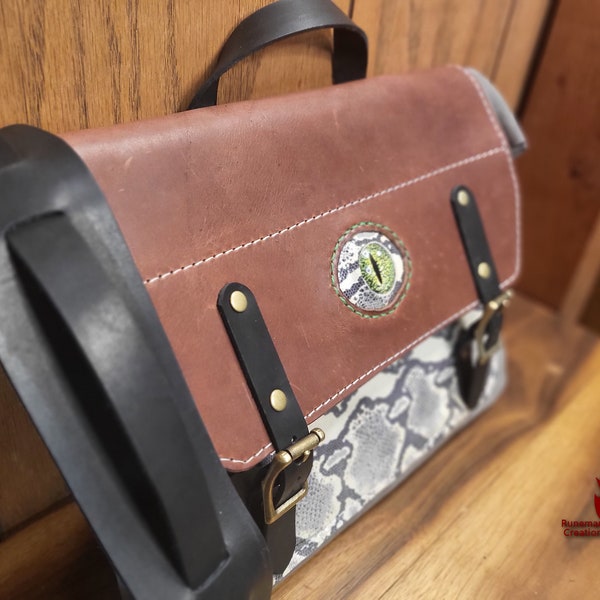 Green Snake Eye Leather Messenger Bag | Handmade | Laptop Bag | Bookbag | Postal Bag | Oil Tan Leather | Dungeons and Dragons Bag | D&D