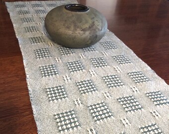 Handwoven linen tablerunner