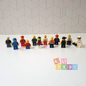 Vintage LEGO Minifigures lot of 12 -