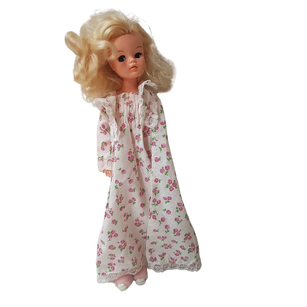 Vintage Sindy Pedigree Puppe mit Sweet Dreams/Good Morning Outfit