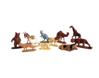 Vintage Dinosaur Figures Lot (22) – Retro Prehistoric Toy Animals