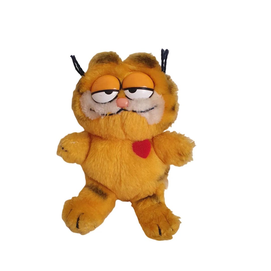 Vintage Dakin Garfield Red Heart Plush 7″ – Romantic Cartoon Cat