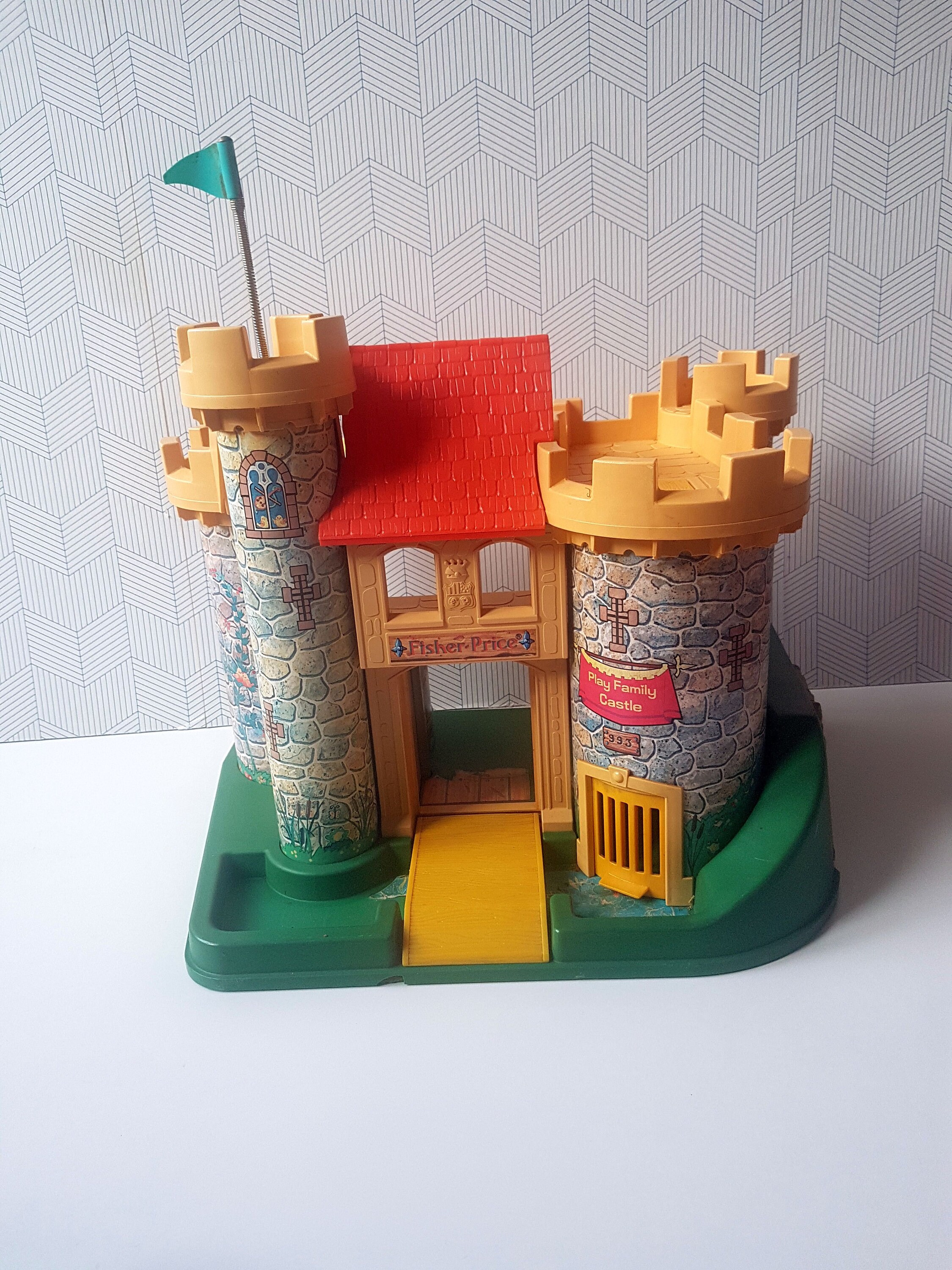 Vintage Fisher Price Play Family Castle 993 DAMAGED - Etsy Denmark