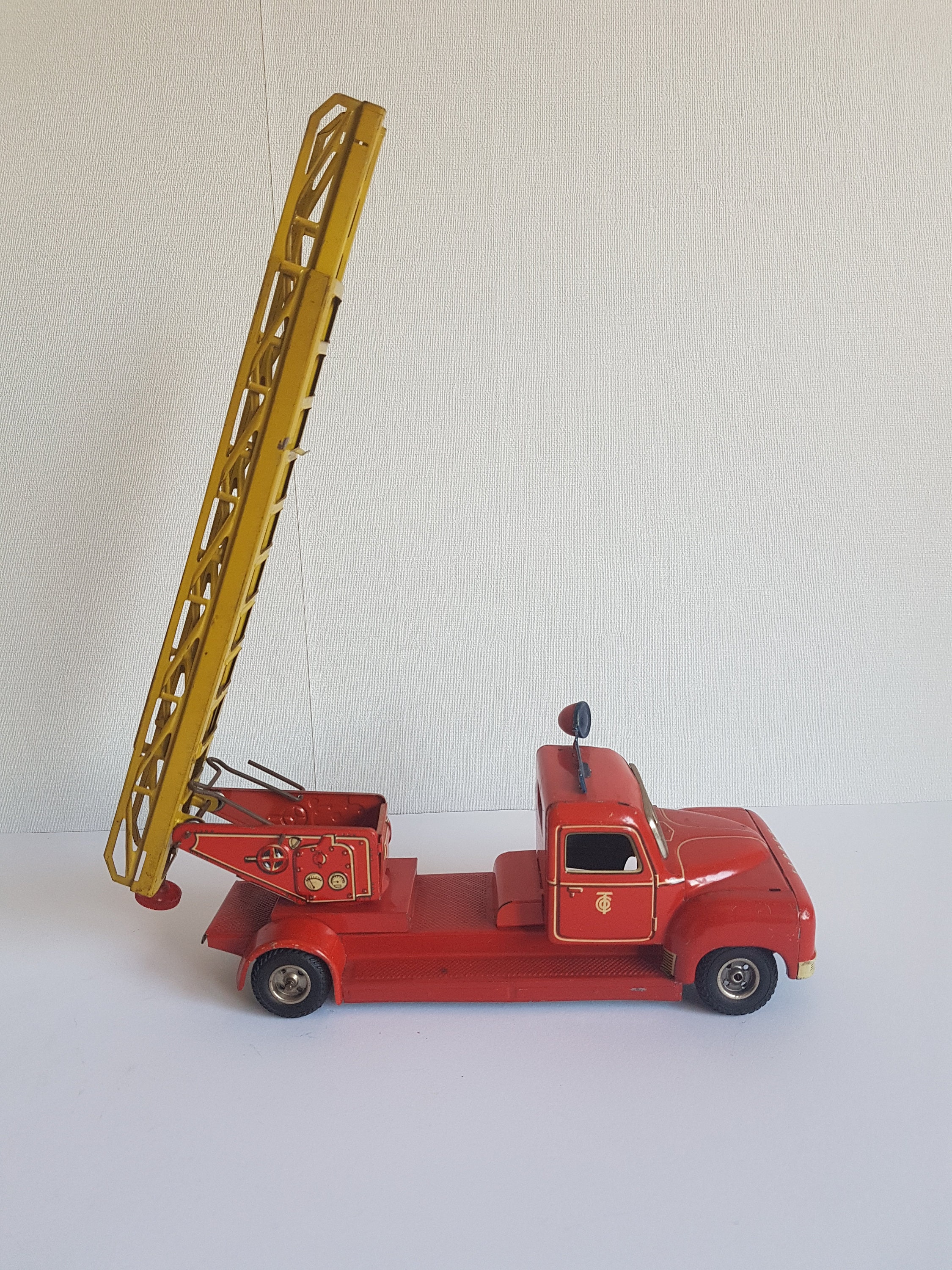 Jouet Ancien Tippco – Camion De Pompiers à Friction – Fer Lithographié – 1950