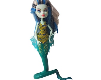 Mattel Monster High Great Scarrier Reef Glowsome Ghoulfish Frankie Stein Doll