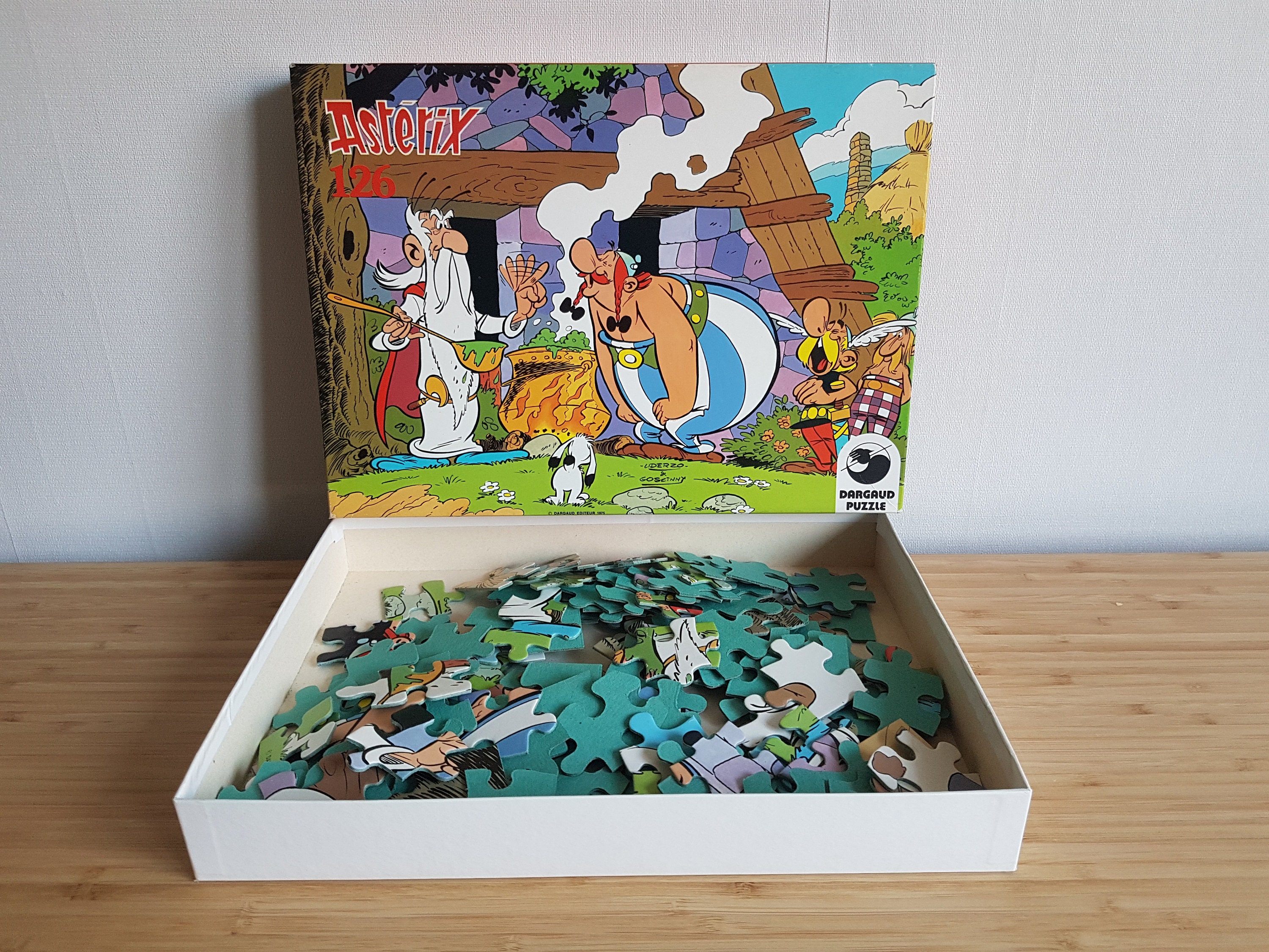 Puzzle Dargaud Astérix et Obélix millésimé 1975 126pc -  France