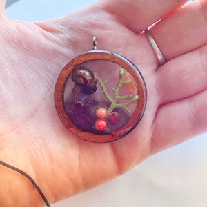 Mushroom and Moss Necklace, Terrarium Jewelry, Resin Jewelry, Botanical jewelry, Cottage Core Necklace, Galentines Day Gift for Friend
