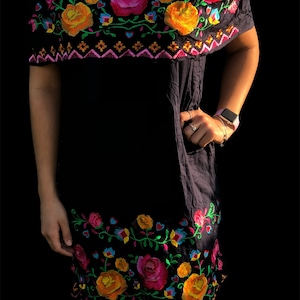 Vestido Mexicano floral Mexican hand-made floral embroidered dress