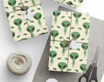 Alien Gift Wrapping Paper Roll, Funny Outer Space Gift Wrap for Birthday Party, Christmas Holiday White Elephant Gift Wrap For UFO Lovers