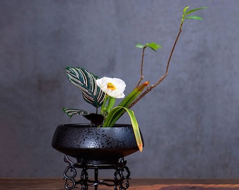 Kotobuki Spiral Ore Japanese Ikebana Flower Vase 