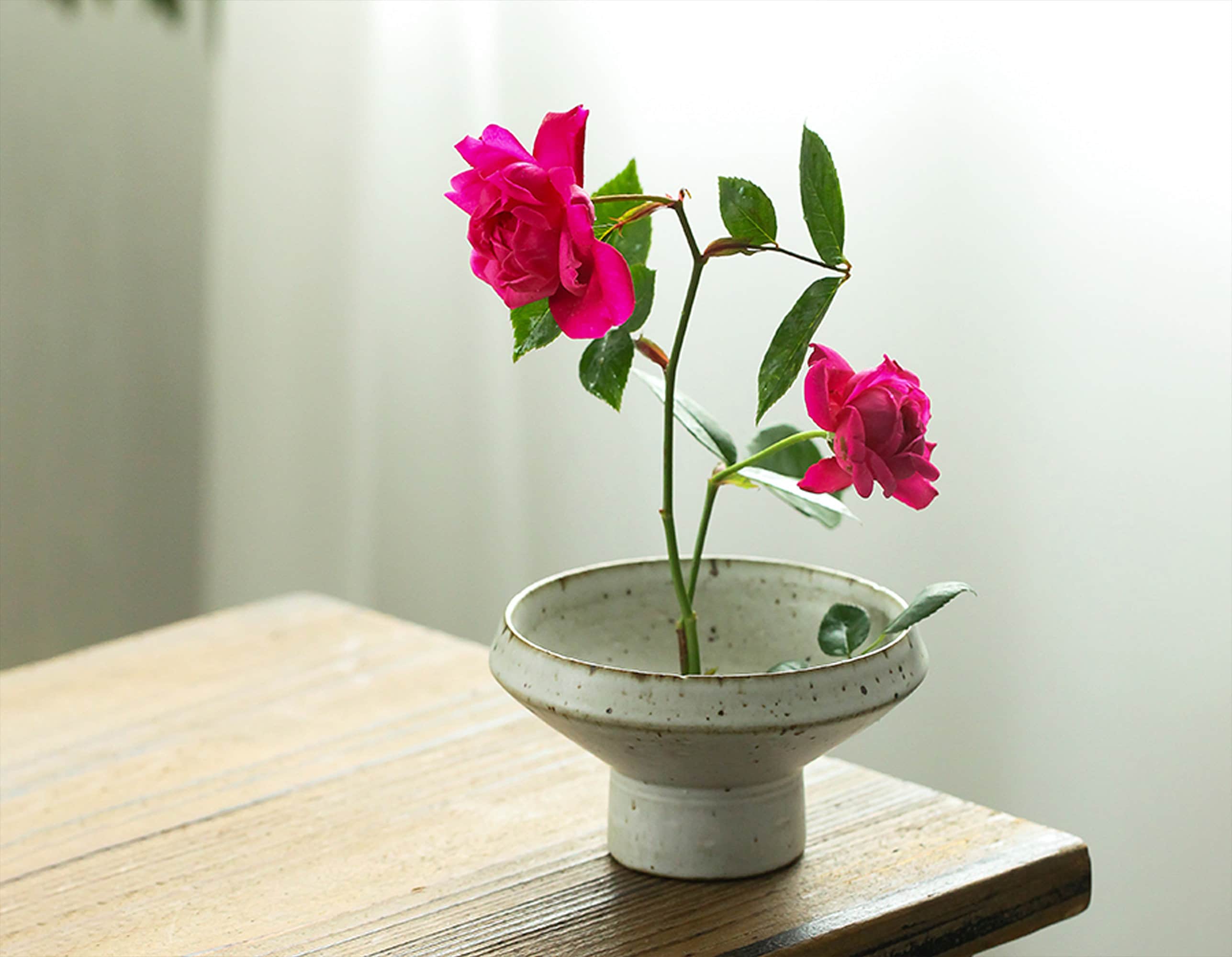 Ceramic Planter Pot with 5cm Kenzan Flower Frog Pottery Floral Arranging Pin Needle Holder for Home Decor Flower Arrangement Kit 