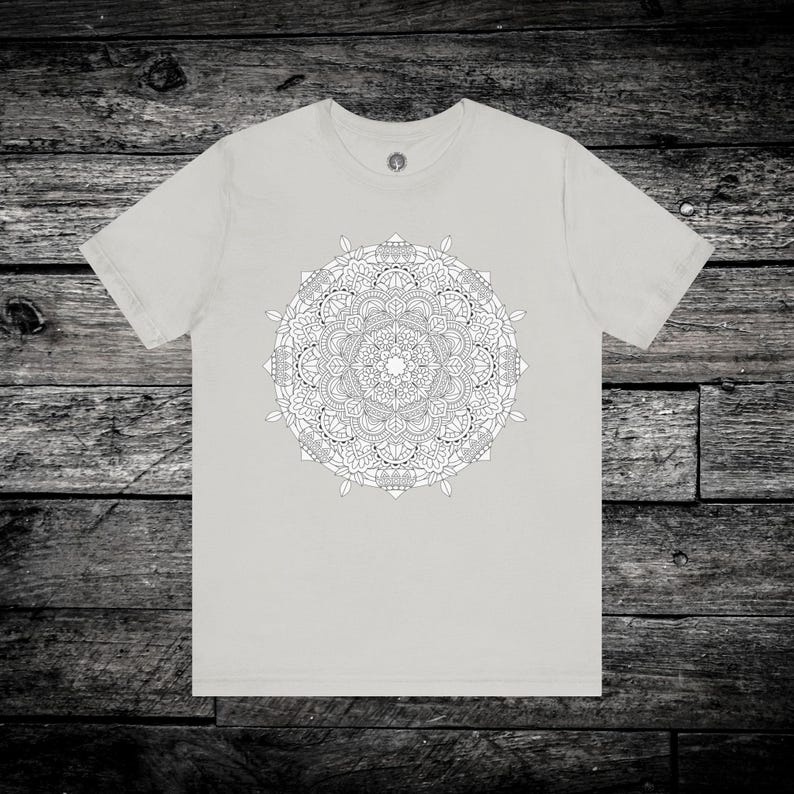 Camiseta unisex de mandala: estilo bohemio, geométrica, informal, regalo para ella/él, diseño geométrico circular. imagen 4