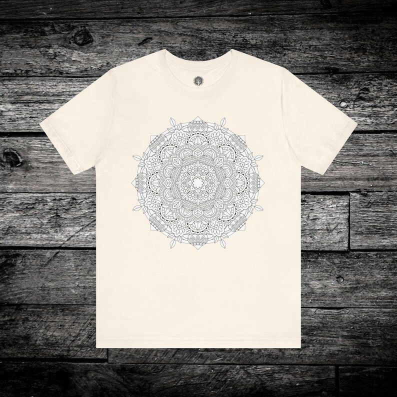 Camiseta unisex de mandala: estilo bohemio, geométrica, informal, regalo para ella/él, diseño geométrico circular. imagen 3