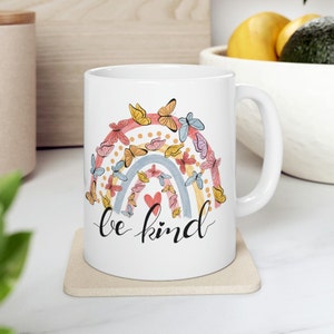 Be Kind - Keramiktasse 300g, Blumen Regenbogen, Schmetterling, Inspirierende Kaffeetasse