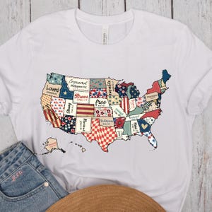 Vintage Style USA Map Tee - Perfekt für Reiseliebhaber, Unisex Sommer Shirt, Geschenk für Abenteurer, Patriotische Freizeitkleidung