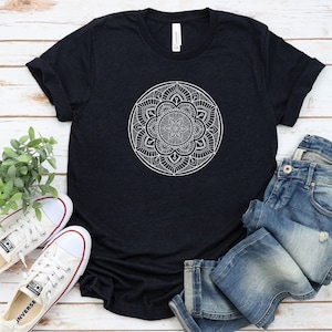 Mandala Geometrische Lotus Shirt - Unisex Jersey Kurzarm T-Shirt, Grafik Tshirt, Meditation, Yoga
