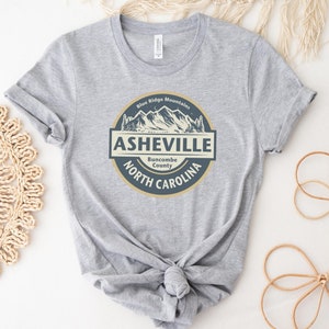 ASHEVILLE NC- Unisex Kurzarm T-Shirt, Grafik Tshirt, North Carolina, Blue Ridge Mountains, Souvenir