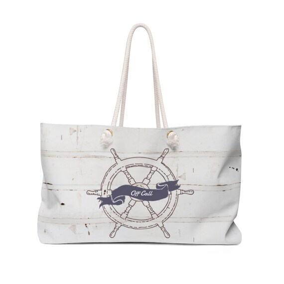 Personalisierte Boot Name Tote auf Shiplap Hintergrund Weekender